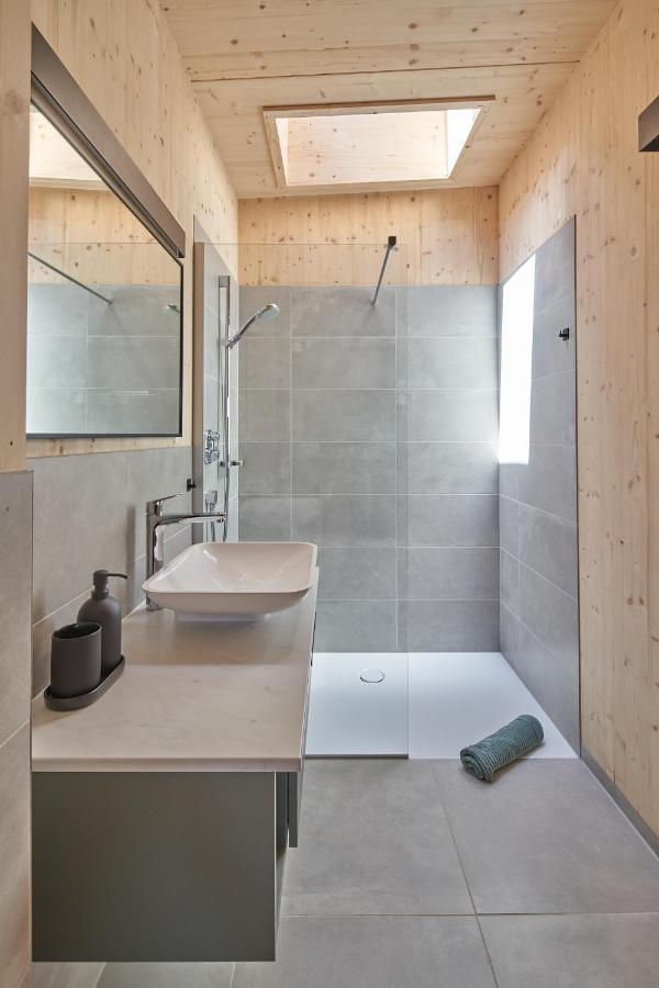 Black Forest Lodges - Gehobene Ferienwohnungen Mit Privatsaunas Tulfes Luaran gambar