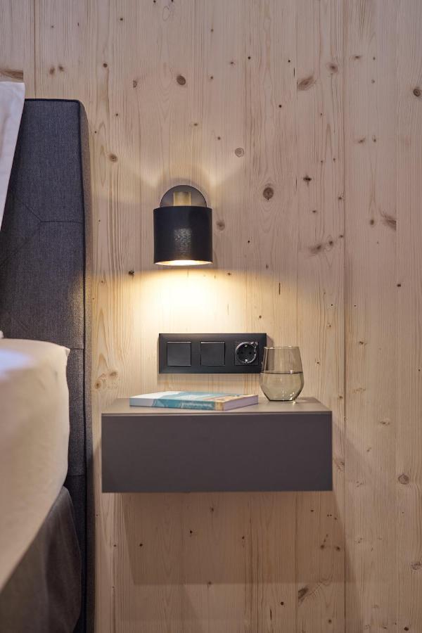 Black Forest Lodges - Gehobene Ferienwohnungen Mit Privatsaunas Tulfes Luaran gambar