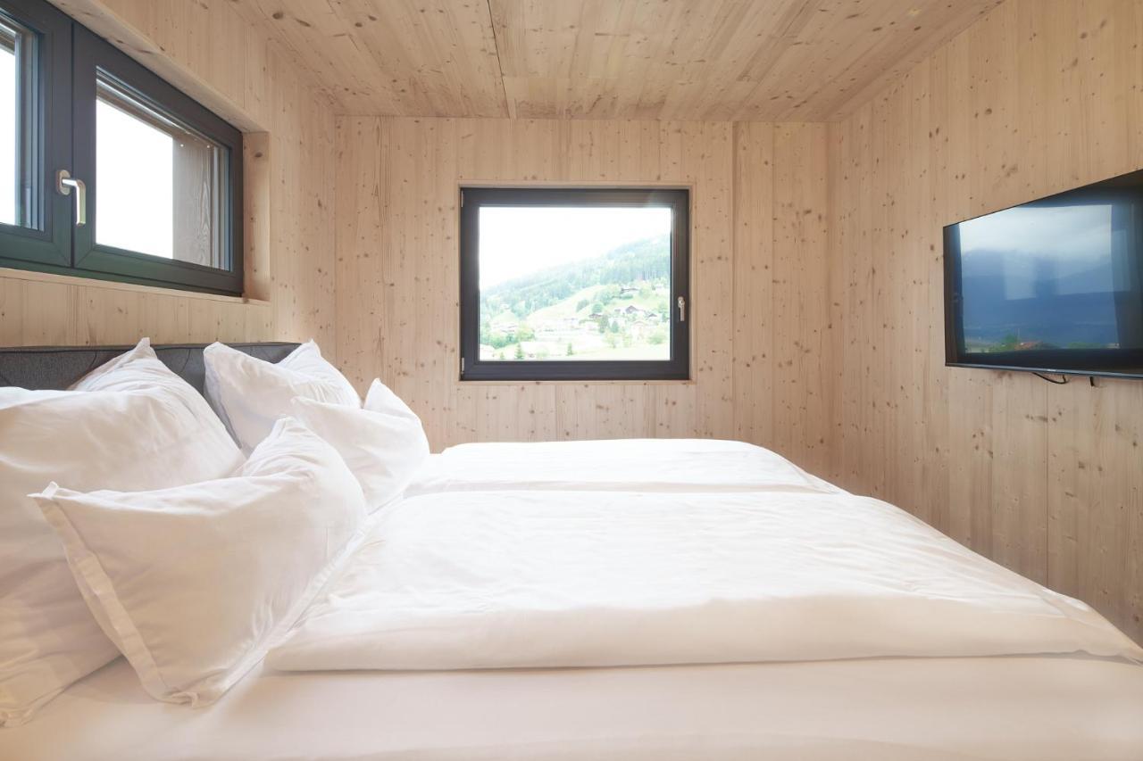 Black Forest Lodges - Gehobene Ferienwohnungen Mit Privatsaunas Tulfes Luaran gambar